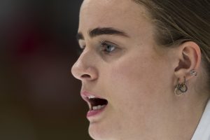 Maia Ramsfjell (NOR), durant la demi-finale opposant la Suisse a la Norvege lors des championnats du monde de curling de double mixte, ce vendredi 29 avril 2022 au Centre Sportif de Sous-Moulin a Thonex (Bastien Gallay / GallayPhoto)