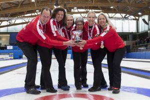 $, $, durant la finale opposant la Suisse a l'Ecosse lors des championnats du monde de curling de double mixte, ce samedi 30 avril 2022 au Centre Sportif de Sous-Moulin a Thonex (Bastien Gallay / GallayPhoto)