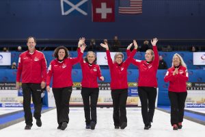 $, $, durant la finale opposant la Suisse a l'Ecosse lors des championnats du monde de curling de double mixte, ce samedi 30 avril 2022 au Centre Sportif de Sous-Moulin a Thonex (Bastien Gallay / GallayPhoto)